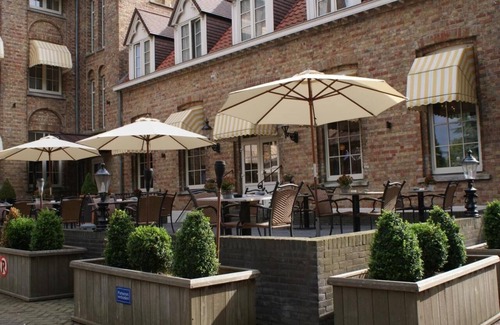 Sluis Casa | Unwind in Room Near Scenic Het Zwin for Adventure Lovers - 4 Units