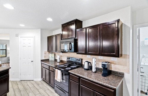 San Antonio Casa | Unwind in Style and Comfort by RedAwning