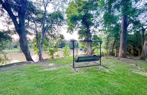 Lafayette Casa | Unwind & Relax at Azalea Cottage on Bayou