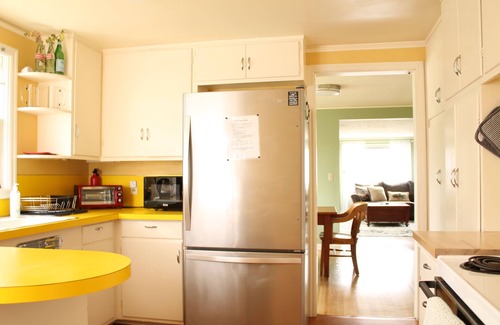 Amazon Casa | UO/Hayward Field 4-Bed 2 Bath Home w Guest Suite