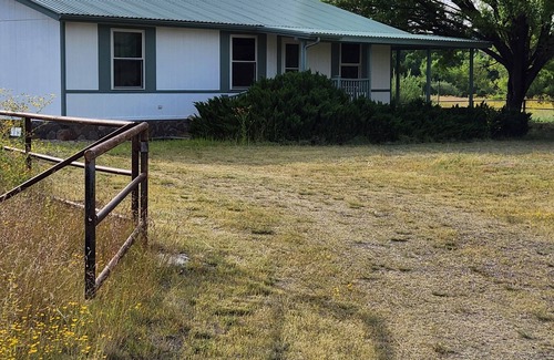 Mule Creek Casa | Up Country Ranch House down a quiet lane