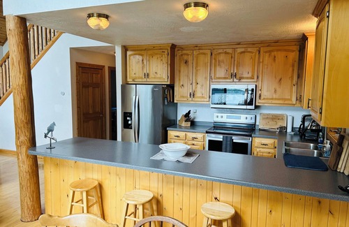 Deerbrook Cabaña | Up North Cottage on Summit Lake! Pontoon negotiable!!