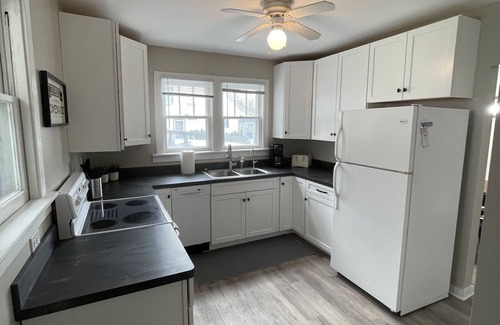 Beulah Cabaña | Up North Cottage: Swim Crystal Lake, Dine Downtown Beulah, Ski Crystal Mountain