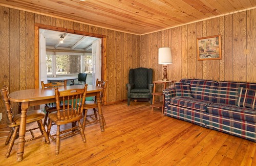 Lake Edward Township Cabina | Up North Resort Located on Beautiful Pelican Lake in Nisswa, MN!