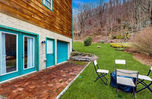 Waynesville Casa | Up on Tanner Trail