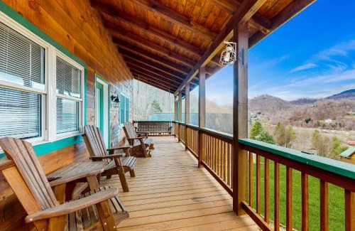 Waynesville Casa | Up on Tanner Trail