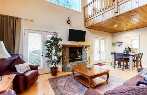 Waynesville Casa | Up on Tanner Trail