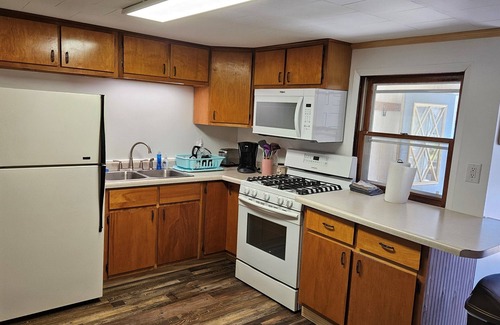Rumely Cabaña | UP Sunrise Cottages #7B Duplex - Family Resort