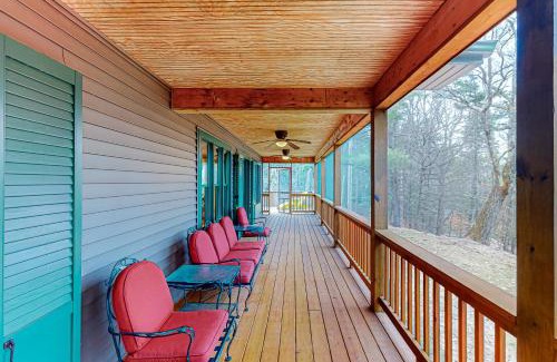 North Lake George Casa | Up The Hill