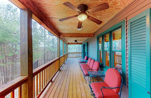 North Lake George Casa | Up The Hill