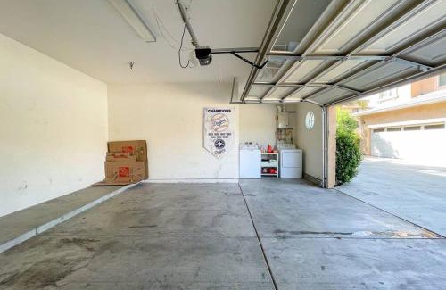 Ontario Apartamento | Up to 20% off weekly stay 3BR 2.5 miles to airport