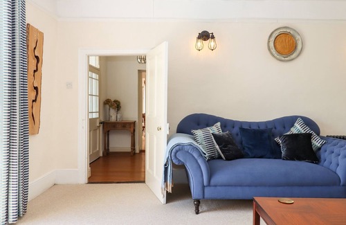 Worlington Cabaña | UPCOTT FARM, pet friendly, with hot tub in Morchard Bishop