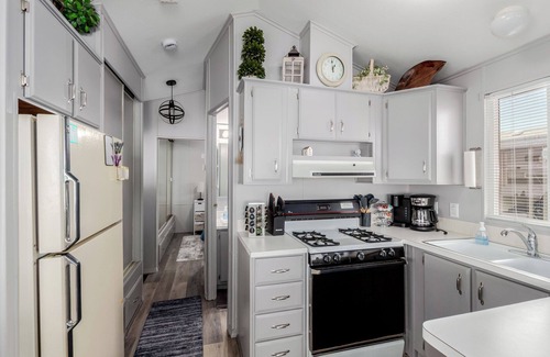 Mesa Casa | Updated 1-bedroom queen/ Free WiFi, AC Resort of Greenfield Village Mesa 55+