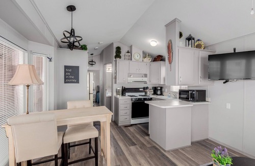 Mesa Casa | Updated 1-bedroom queen/ Free WiFi, AC Resort of Greenfield Village Mesa 55+