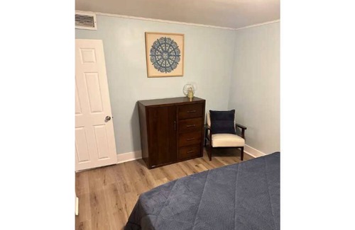 Livonia Casa | Updated 2 Bed Ranch style Home in Livonia