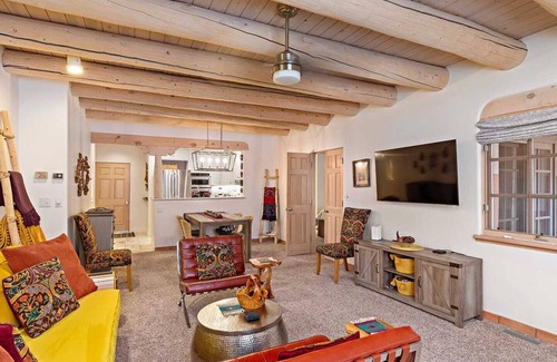 Quail Run Condominio | Updated 2-Bedroom Condo for 4 at Quail Run, Golf, Pool, Hot Tub, and more!