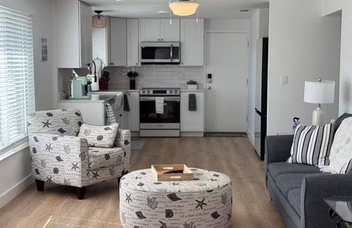 Ocean Breeze Circle Casa | Updated 2-bedroom house in lovely Ormond Beach stocked with amenities