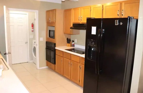 Springfield Casa | Updated 2 BR/2BA in family friendly home and neighborhood