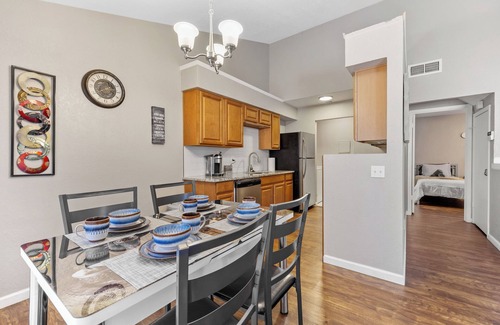 Southwest Carrollton Condominio | 🌟Updated 2BED/2BA - small pets ok - FAST WIFI