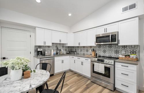 Ogden Apartamento | Updated 2BR 1BA Flat Steps from 25th Street Fun