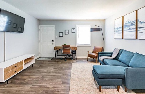 Southeast Raleigh Casa | Updated 2BR Condo Minutes from Raleigh w/Comm Pool, Playground, Dog Park, More!