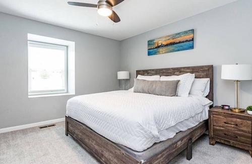 Southeast Raleigh Casa | Updated 2BR Condo Minutes from Raleigh w/Comm Pool, Playground, Dog Park, More!