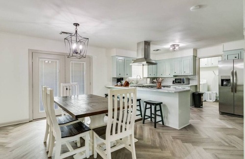 Crowley Casa | Updated 3BR escape in Crowley