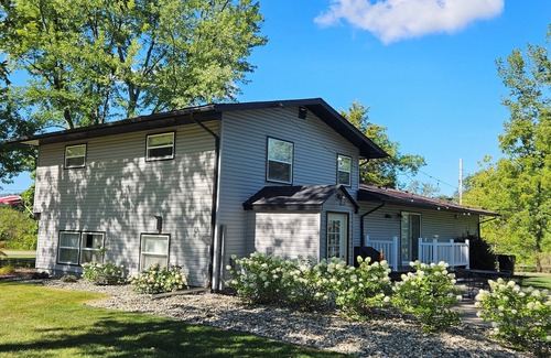 Angola Casa | Updated 4 Bedroom Home on 1/2 acre lot!