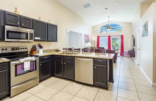 Lake Berkley Casa | Updated 5/3 in Lake Berkley , South Facing Pool, Game Room, Family Friendly