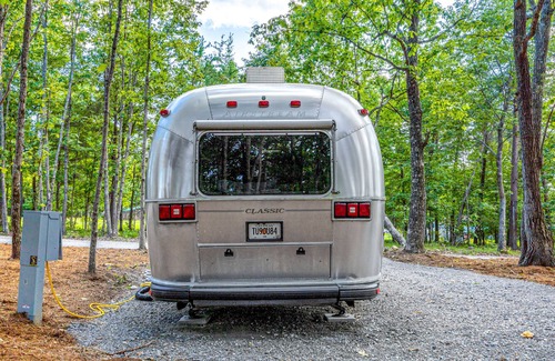 Menlo Casa | Updated Airstream in secluded location with firepit, full bathroom & kitchenette