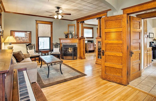 Albert Lea Casa | ¡NUEVO! Acogedor, actualizado a casa por Fountain Lake y Main St