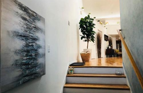 North Bergen Apartamento | UPDATED Amazing Bi -Level Condo minutes from water views of New York City
