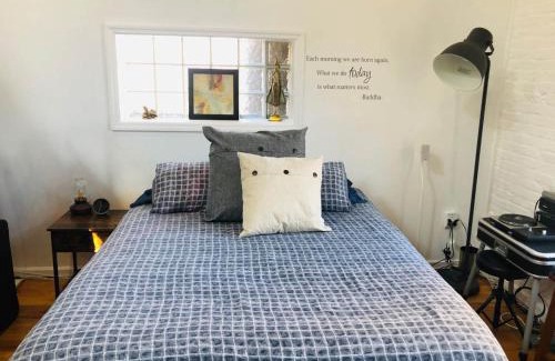 North Bergen Apartamento | UPDATED Amazing Bi -Level Condo minutes from water views of New York City