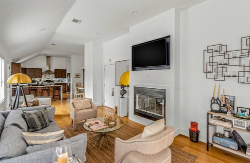 Pipes Cove Casa | Updated and dog-friendly, close to seasonal activities with yard, & washer/dryer