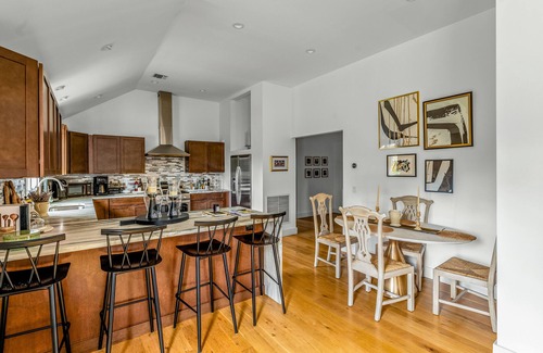 Pipes Cove Casa | Updated and dog-friendly, close to seasonal activities with yard, & washer/dryer