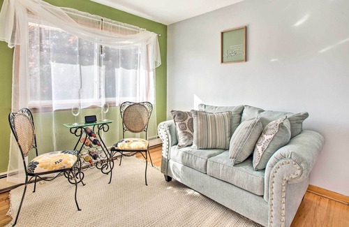 Bellwood Apartamento | Updated Apartment ~ 13 Mi to Downtown Chicago