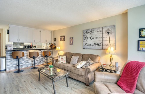 Elliot Park Condominio | Updated Apt in Dtwn Minneapolis w/ Pool Access!