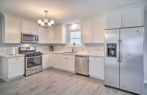 South Baton Rouge Casa | Updated Baton Rouge Home w/ Grill ~ 10 Mi to Dtwn!