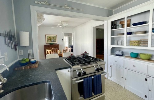 Lake Como Casa | Updated, Beachy Four-Bedroom Home 0.6 Miles to Beach