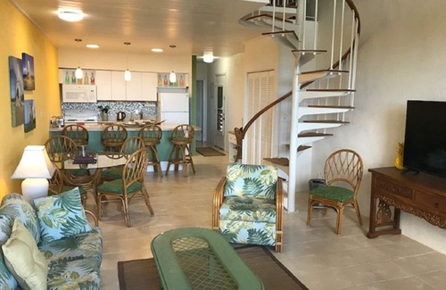 Estate Golden Rock Condominio | Updated/Beautifully Decorated Club St. Croix Condo - 2 Beds/2 Baths ON THE BEACH
