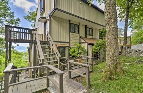 Beech Mountain Apartamento | Updated Beech Mountain Condo with Views, Near Skiing