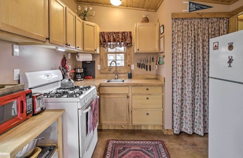 Bluff Casa | Updated Bluff Bungalow w/ Patio, Pets Welcome