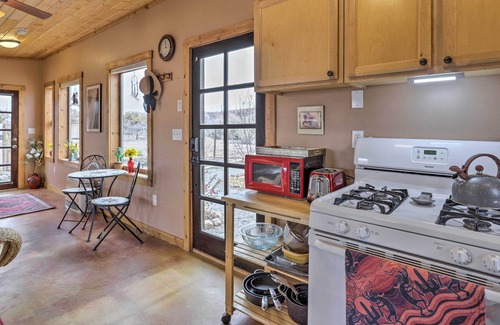 Bluff Casa | Updated Bluff Bungalow w/ Patio, Pets Welcome