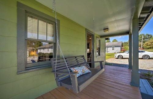 Brevard Casa | Updated Brevard Home - Close to Downtown!