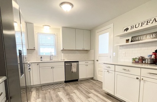 Lancaster Casa | Updated Cape Cod in the heart of Lancaster, NY