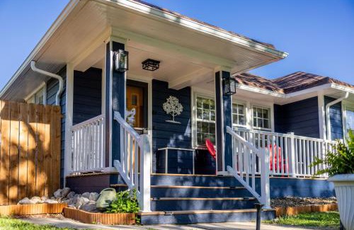 Casper Casa | Updated Central Cottage