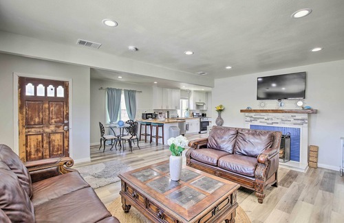 Compton Casa | Updated Compton Home ~ 10 Mi to SoFi Stadium!