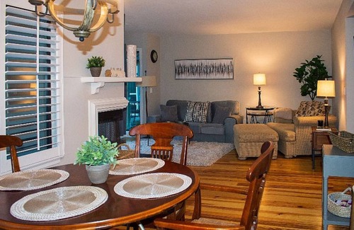Snee Farm Condominio | Updated Condo centrally located