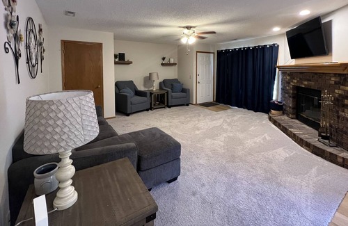 Urbandale Condominio | Updated Condo close to downtown and west des moines