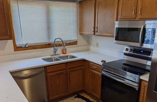 Urbandale Condominio | Updated Condo close to downtown and west des moines
